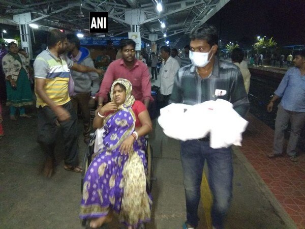 Woman gives birth in Nellore Railway station Woman gives birth in Nellore Railway station