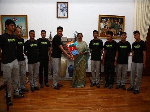 Sitharaman flags-in NIMAS expedition team to Mt Everest  Sitharaman flags-in NIMAS expedition team to Mt Everest