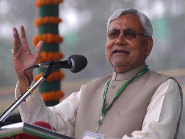 Fodder scam: Nitish distances himself from Lalu's conviction Fodder scam: Nitish distances himself from Lalu's conviction