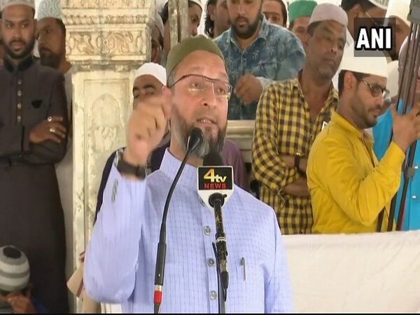 Pranab-RSS event row: Owaisi says Congress is finished Pranab-RSS event row: Owaisi says Congress is finished