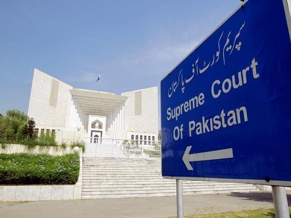 Pak SC seeks  report on citizen's foreign bank accounts Pak SC seeks  report on citizen's foreign bank accounts
