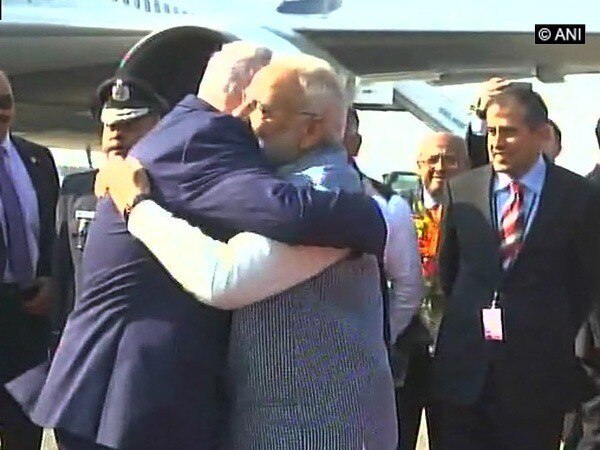 PM Modi receives Netanyahu in Delhi PM Modi receives Netanyahu in Delhi