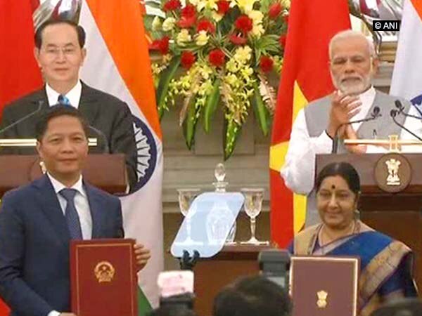 India, Vietnam ink three MoUs India, Vietnam ink three MoUs