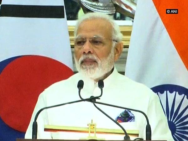 PM Modi lauds S Korea's participation in 'Make in India' PM Modi lauds S Korea's participation in 'Make in India'