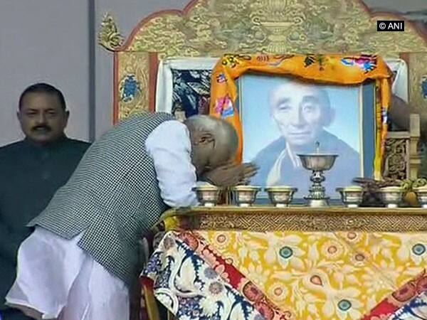 J&K to get development projects worth Rs. 25,000 cr: PM Modi J&K to get development projects worth Rs. 25,000 cr: PM Modi