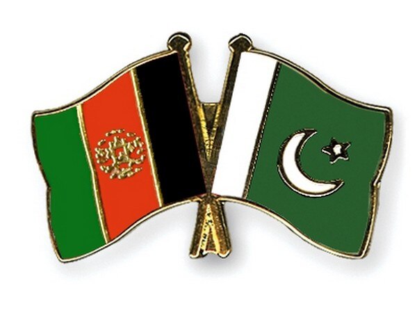 Afghan envoy meets Pak army chief Afghan envoy meets Pak army chief