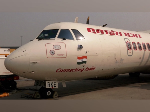 Prabhu inaugurates Delhi-Pathankot flight under UDAN scheme  Prabhu inaugurates Delhi-Pathankot flight under UDAN scheme