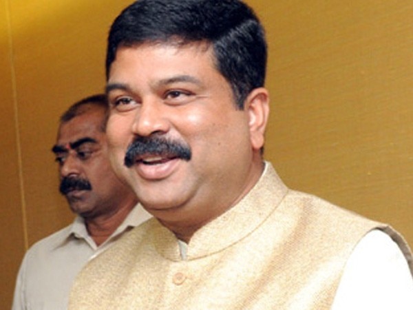 Dharmendra Pradhan to launch PMUY LPG Panchayat in Gujarat Dharmendra Pradhan to launch PMUY LPG Panchayat in Gujarat