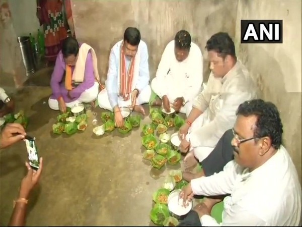 Odisha: Pradhan dines at Dalit's home in Sambalpur Odisha: Pradhan dines at Dalit's home in Sambalpur