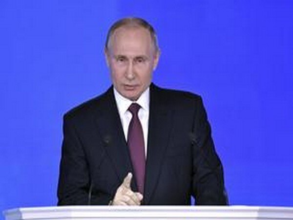 Putin heads for landslide victory, thanks supporters Putin heads for landslide victory, thanks supporters