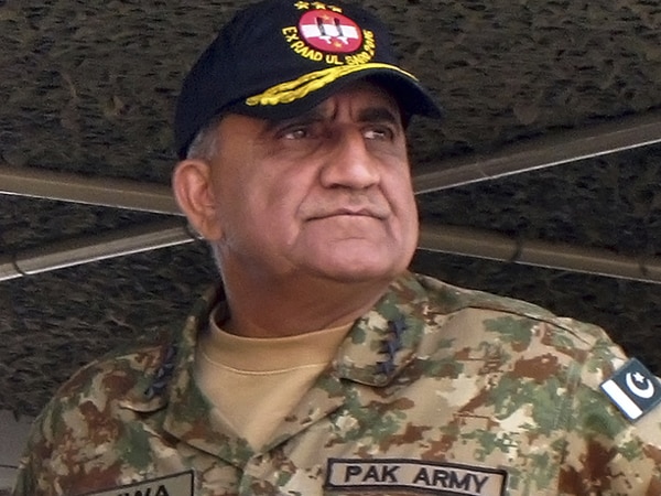 Pak Army Chief suggests PM to handle Islamabad sit-in 'peacefully' Pak Army Chief suggests PM to handle Islamabad sit-in 'peacefully'