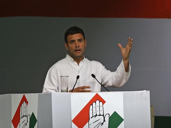 Rahul mocks MP's 'minister babas' Rahul mocks MP's 'minister babas'