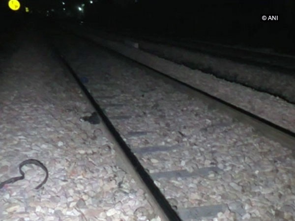 Five killed after being run over by locomotive in UP Five killed after being run over by locomotive in UP