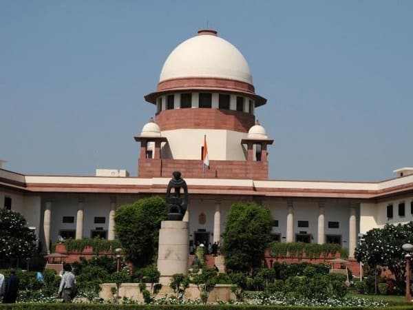 CM Bungalow Row: SC directs UP Govt to submit report CM Bungalow Row: SC directs UP Govt to submit report