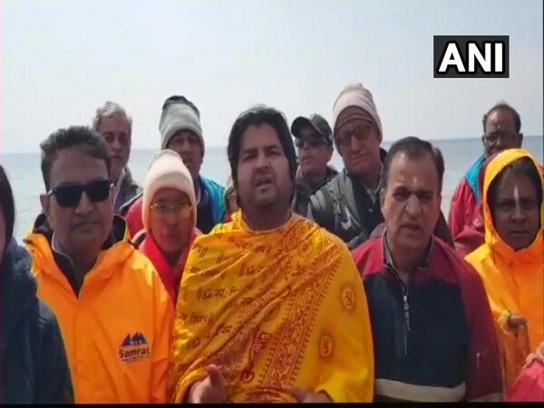 Priest alleging mistreatment allowed to take dip in Mansarovar lake Priest alleging mistreatment allowed to take dip in Mansarovar lake