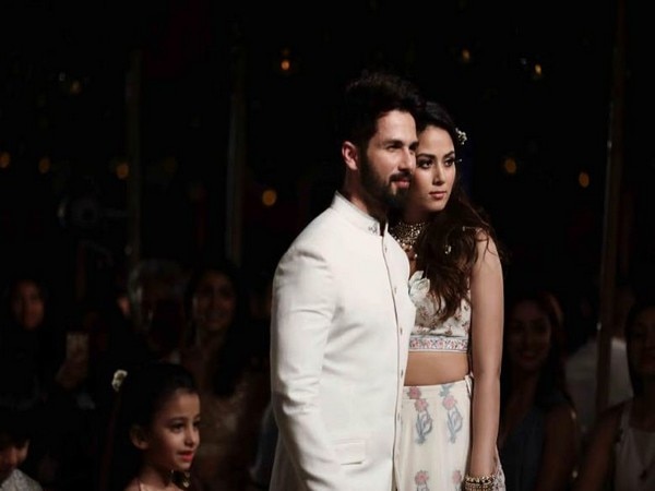 Lakme Fashion Week: Shahid, Mira turn heads at showstoppers Lakme Fashion Week: Shahid, Mira turn heads at showstoppers