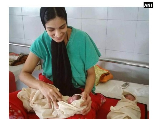 Mumbai cops help woman passenger deliver twins in train Mumbai cops help woman passenger deliver twins in train