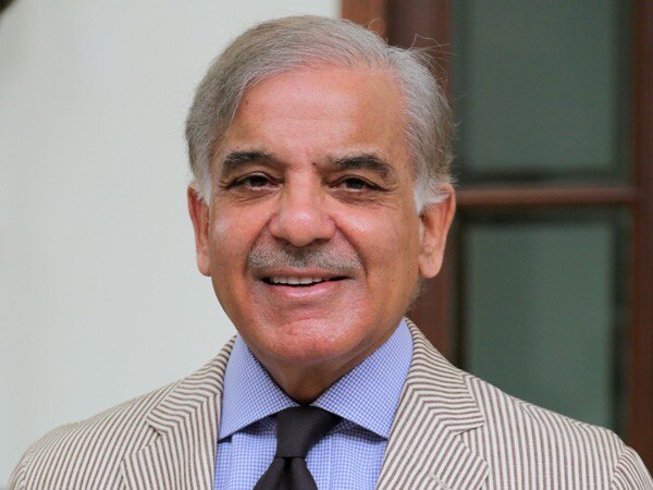 Shehbaz Sharif bursts into song while campaigning