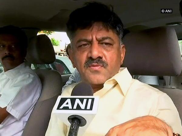 Shivakumar pacifies Cong members excluded from K'taka Cabinet Shivakumar pacifies Cong members excluded from K'taka Cabinet