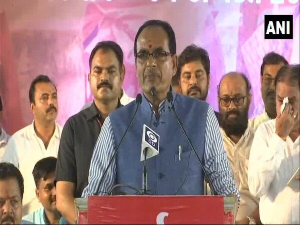 Shivraj Singh Chouhan hits at Congress leader on 'madaari' remark Shivraj Singh Chouhan hits at Congress leader on 'madaari' remark