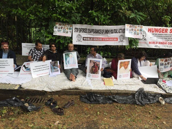 UK Sindhis observe hunger strike against enforced disappearances in Pak UK Sindhis observe hunger strike against enforced disappearances in Pak