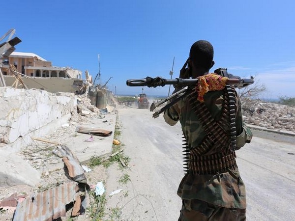 Suicide bomber kills 4 at Somali restaurant Suicide bomber kills 4 at Somali restaurant