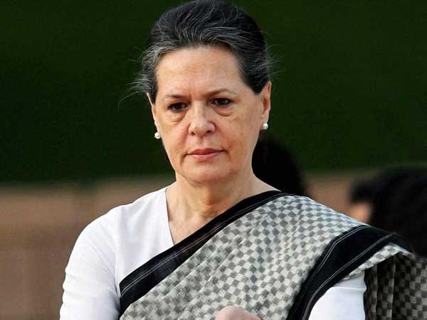 Sonia Gandhi condoles demise of veteran journalist Arun Sadhu Sonia Gandhi condoles demise of veteran journalist Arun Sadhu