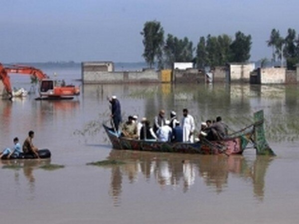 Sri Lanka apprehends Indian fishermen Sri Lanka apprehends Indian fishermen