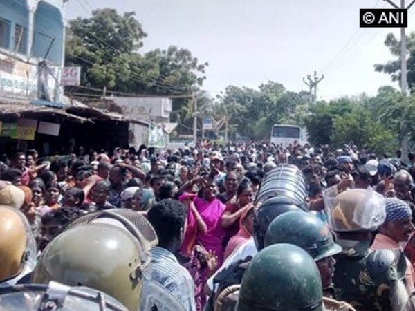 Journalists, TN film fraternity protest over deaths in Thoothukudi Journalists, TN film fraternity protest over deaths in Thoothukudi