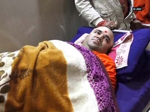 Swaminarayan sect priest attacked in Gujarat Swaminarayan sect priest attacked in Gujarat