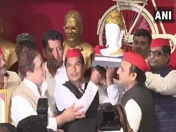 Swami Prasad Maurya's son-in-law joins Samajwadi Party Swami Prasad Maurya's son-in-law joins Samajwadi Party