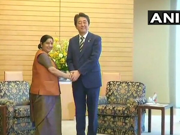 Swaraj meets Japanese PM, stresses on friendly ties Swaraj meets Japanese PM, stresses on friendly ties