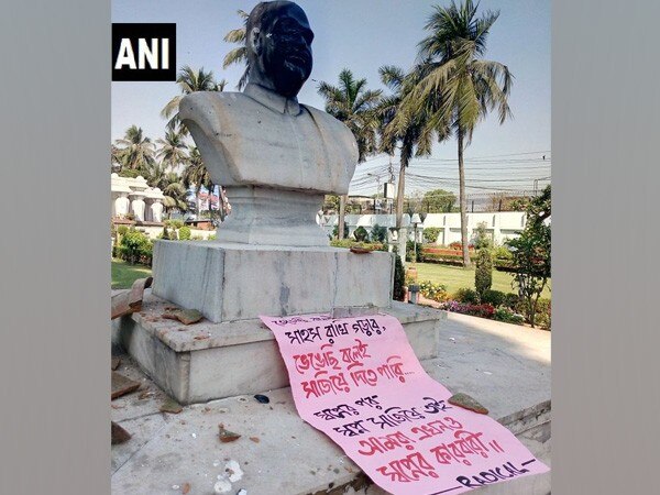 Syama Prasad Mukherjee's bust vandalised in Kolkata, six detained Syama Prasad Mukherjee's bust vandalised in Kolkata, six detained