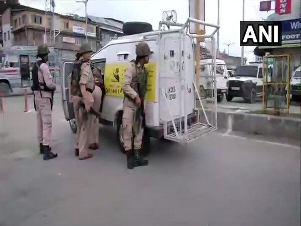 J-K: 1 jawan killed, 2 injured after terrorists attack CRPF party J-K: 1 jawan killed, 2 injured after terrorists attack CRPF party