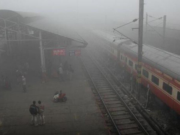 Thick fog continues to hit train services in North India Thick fog continues to hit train services in North India