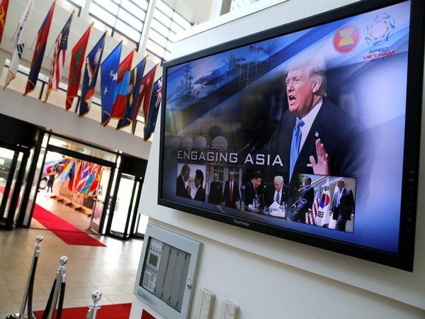 Trump extends Asia trip to attend East Asian Summit Trump extends Asia trip to attend East Asian Summit