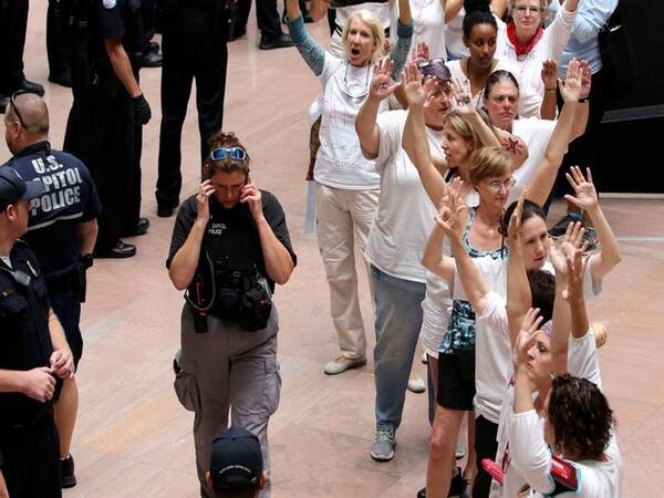 Over 500 arrested for participating in anti-Trump protest Over 500 arrested for participating in anti-Trump protest Over 500 arrested for participating in anti-Trump protest