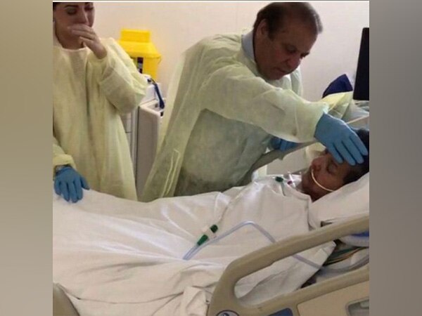 Twitter melts down over this picture of Nawaz, Maryam with Begum Kulsoom Twitter melts down over this picture of Nawaz, Maryam with Begum Kulsoom