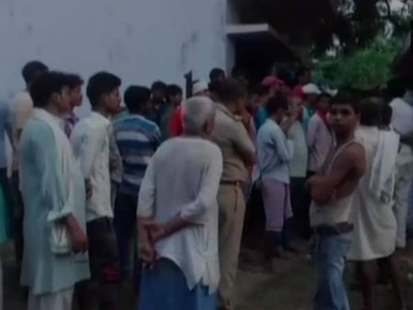 UP: Man kills wife, daughters UP: Man kills wife, daughters