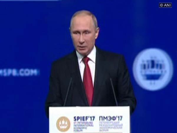 Putin calls on BRICS countries to enhance energy dialogue Putin calls on BRICS countries to enhance energy dialogue
