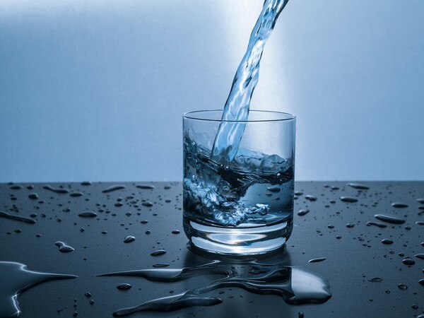 Cloudy water risks your stomach health Cloudy water risks your stomach health