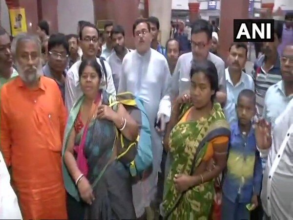 WB violence victims arrive in Delhi to meet President Kovind WB violence victims arrive in Delhi to meet President Kovind