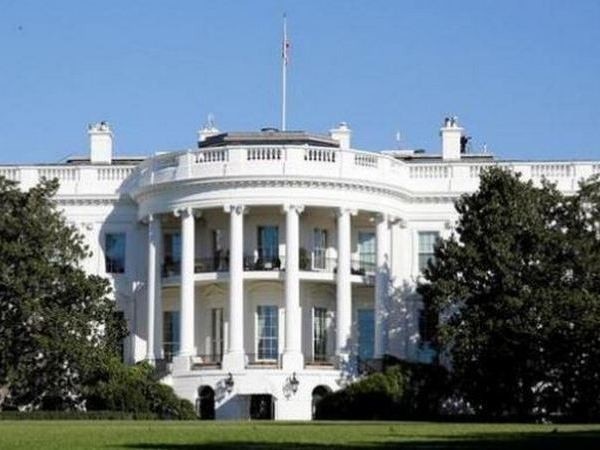 White House lockdown lifted as unattended package was cleared White House lockdown lifted as unattended package was cleared