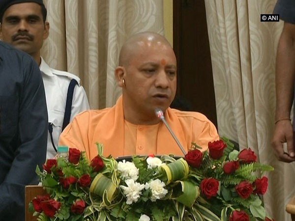 Surprised to see no statue of ex-CM Bahuguna in UP, says Adityanath Surprised to see no statue of ex-CM Bahuguna in UP, says Adityanath