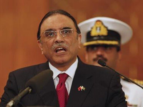 PML-N will take 'political advantage' of Avenfield verdict: Zardari PML-N will take 'political advantage' of Avenfield verdict: Zardari