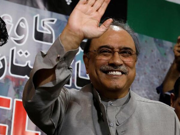 Ex-Pak President Zardari casts vote Ex-Pak President Zardari casts vote