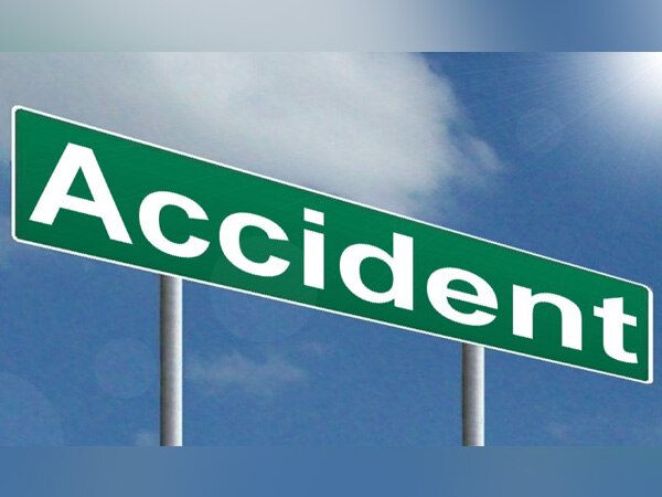 9 killed in truck-tractor collision in Mirzapur 9 killed in truck-tractor collision in Mirzapur