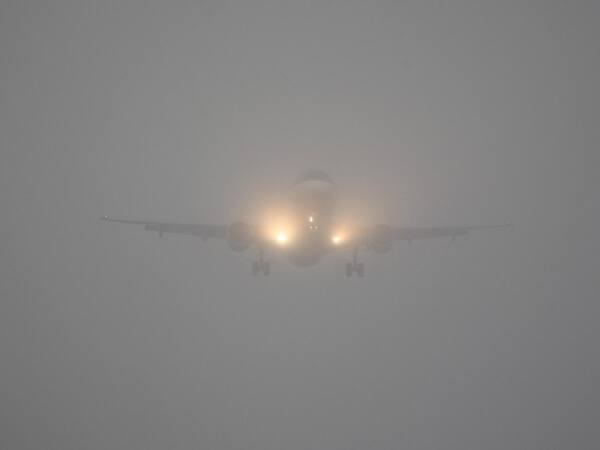 Delhi: Fog delays flights, trains Delhi: Fog delays flights, trains