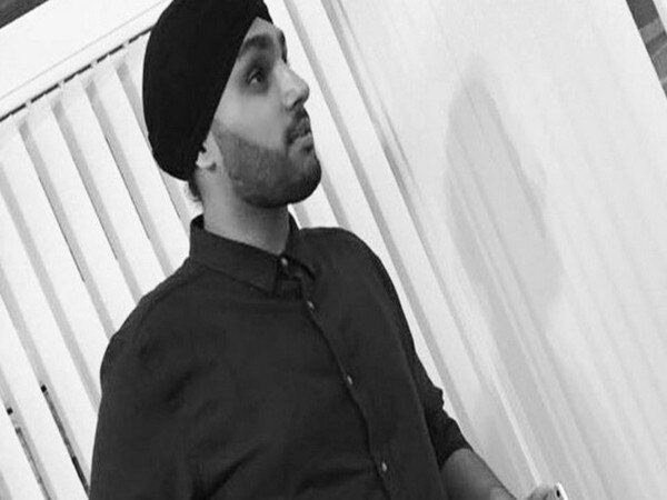 Sikh student 'dragged out' of UK bar for wearing turban Sikh student 'dragged out' of UK bar for wearing turban