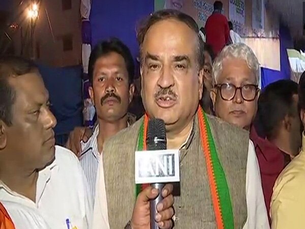 Cabinet Committee will mull dates for winter session soon: Ananth Kumar Cabinet Committee will mull dates for winter session soon: Ananth Kumar